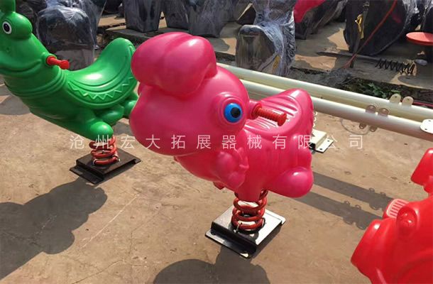 兒童戶外樂園設(shè)施