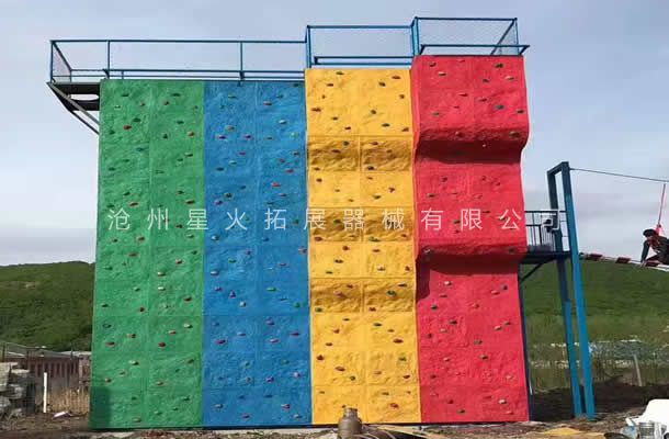 獨(dú)立攀巖墻