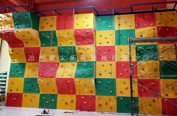 附墻體攀巖墻